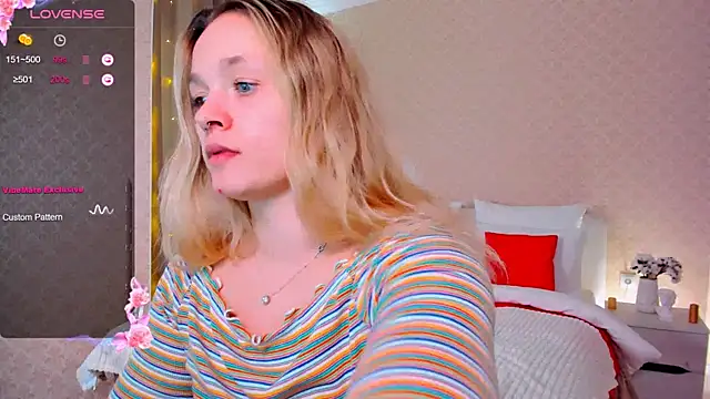 Snapshot of SherillBrill chatting on March 9, 10:52 am SherillBrill online show from March 9, 10:52 am