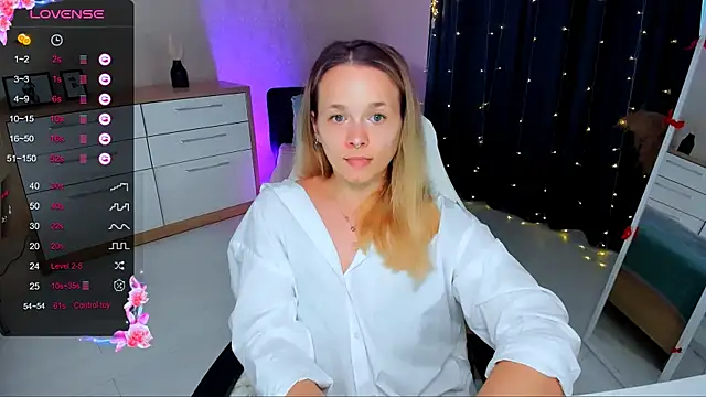 Snapshot of SherillBrill chatting on March 12, 2:34 pm SherillBrill online show from March 12, 2:34 pm