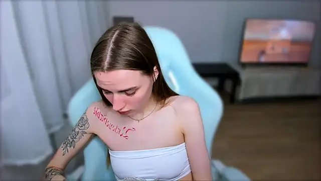 StellaLawless online show from February 1, 1:55 am