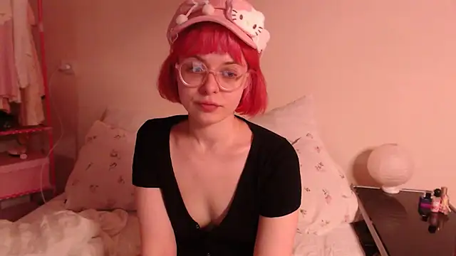 Snapshot of KatieMelone chatting on July 15, 8:36 pm KatieMelone online show from July 15, 8:36 pm