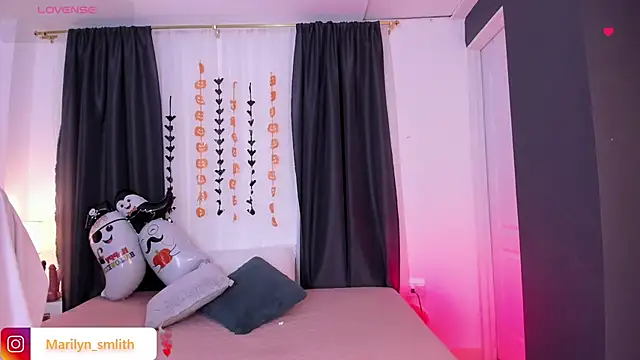 MarilynSmIith online show from October 12, 12:37 pm