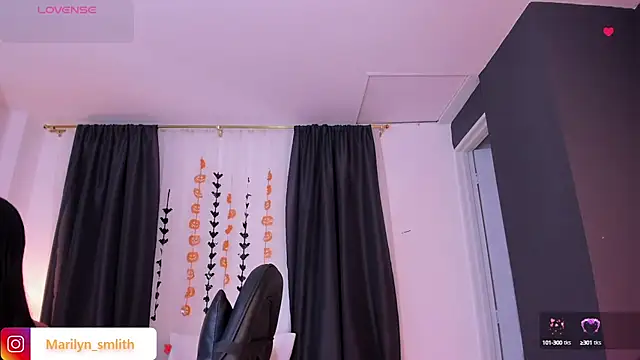 MarilynSmIith online show from October 17, 11:35 am