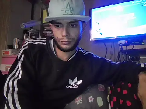 Snapshot of boxsexy25 chatting on September 10, 7:14 pm boxsexy25 online show from September 10, 7:14 pm