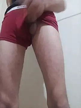 Snapshot of Alswesy18 chatting on May 20, 8:37 pm Alswesy18 online show from May 20, 8:37 pm