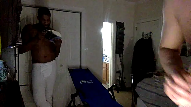 TheOnlyTwinTowers online show from March 4, 7:19 am