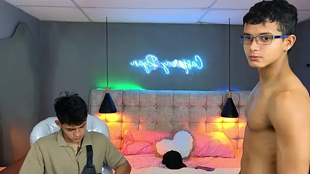 Paradise boy s online show from December 6, 12:12 am