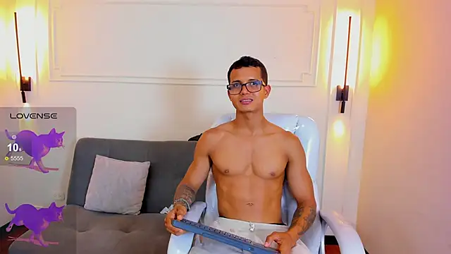 Paradise boy s online show from February 25, 6:50 pm