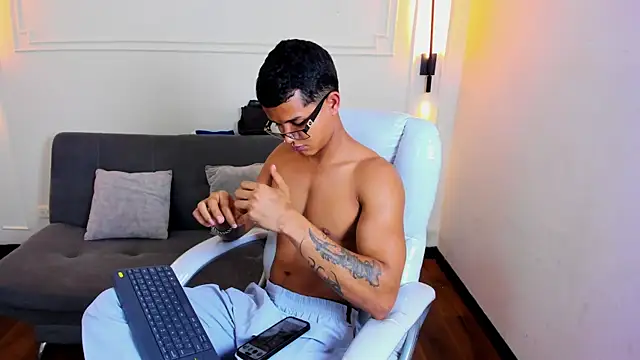 Paradise boy s online show from March 26, 6:46 pm