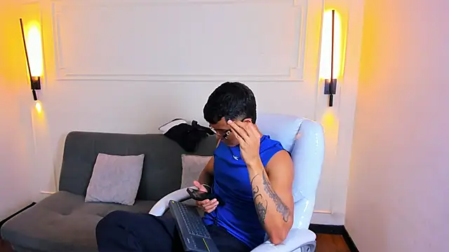 Paradise boy s online show from April 8, 8:31 pm