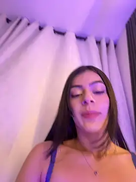 Snapshot of Julieta-sett chatting on May 27, 5:48 am Julieta-sett online show from May 27, 5:48 am