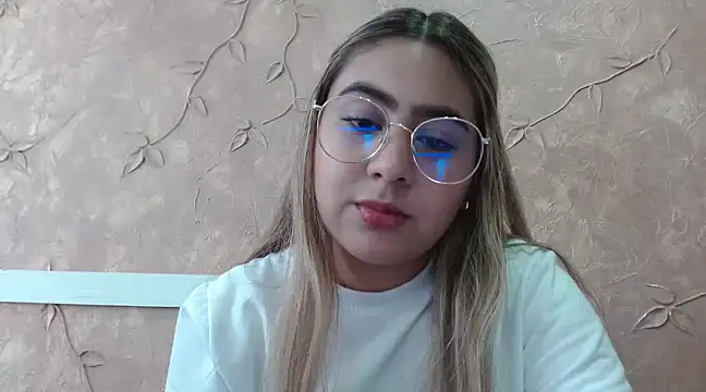 Miabonnett  online show from January 29, 3:58 pm