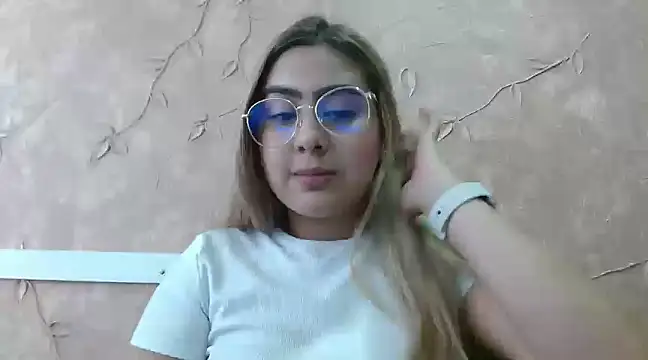 Miabonnett  online show from January 31, 4:06 pm