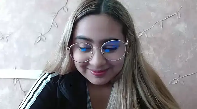 Miabonnett  online show from February 10, 4:04 pm