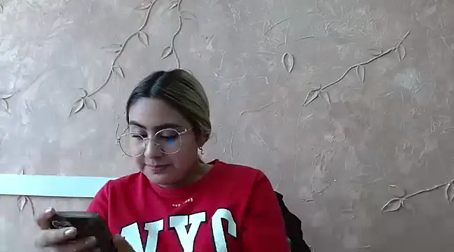 Miabonnett  online show from February 24, 6:15 pm