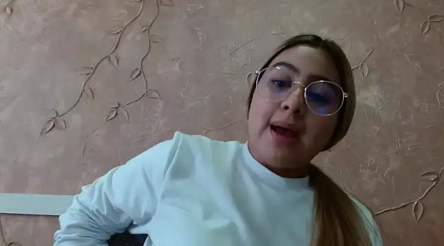 Miabonnett  online show from February 25, 6:09 pm