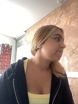 Miabonnett  online show from December 3, 12:25 pm