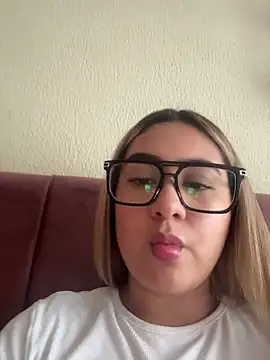 Snapshot of Miabonnett_ chatting on July 20, 3:58 pm Miabonnett online show from July 20, 3:58 pm