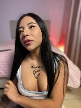 eva elifee online show from May 1, 11:31 pm