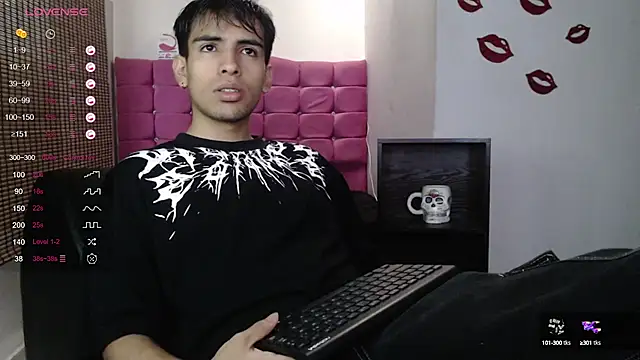 Snapshot of zack_thunder chatting on December 23, 12:30 pm zack thunder online show from December 23, 12:30 pm