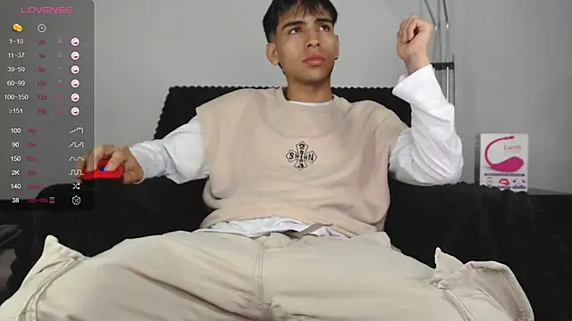 Snapshot of zack_thunder chatting on February 11, 11:54 am zack thunder online show from February 11, 11:54 am