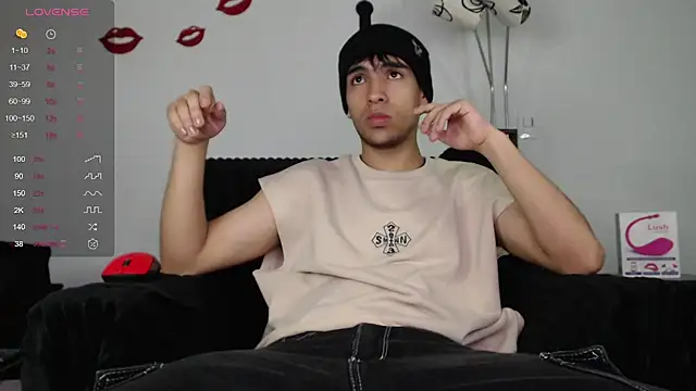 Snapshot of zack_thunder chatting on February 20, 11:42 am zack thunder online show from February 20, 11:42 am
