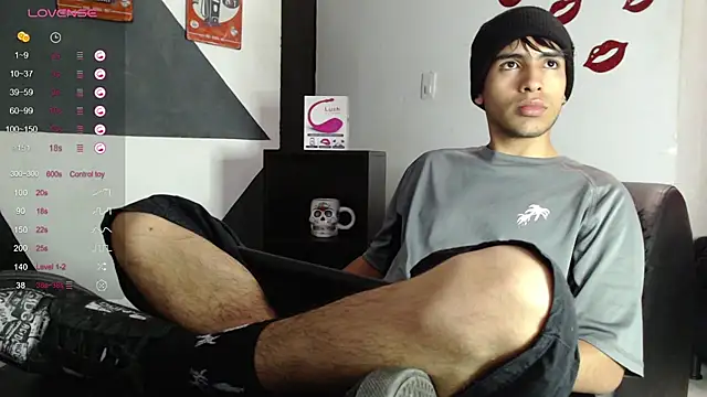 Snapshot of zack_thunder chatting on March 2, 12:01 pm zack thunder online show from March 2, 12:01 pm