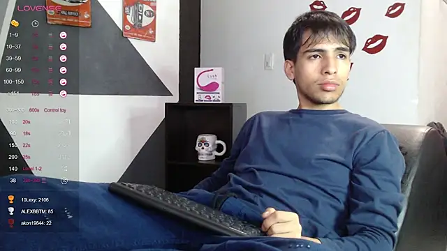 Snapshot of zack_thunder chatting on March 8, 6:37 pm zack thunder online show from March 8, 6:37 pm
