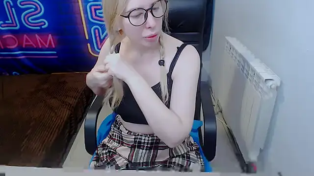 kerakiss877 online show from February 20, 9:15 pm