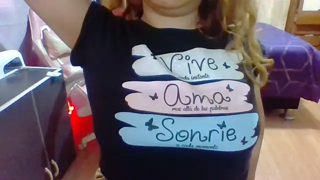 Jennxdolls online show from December 2, 8:33 pm