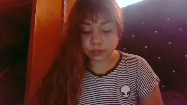 Jennxdolls online show from April 27, 7:01 pm