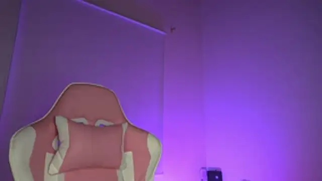 little-Emma online show from February 7, 3:43 am