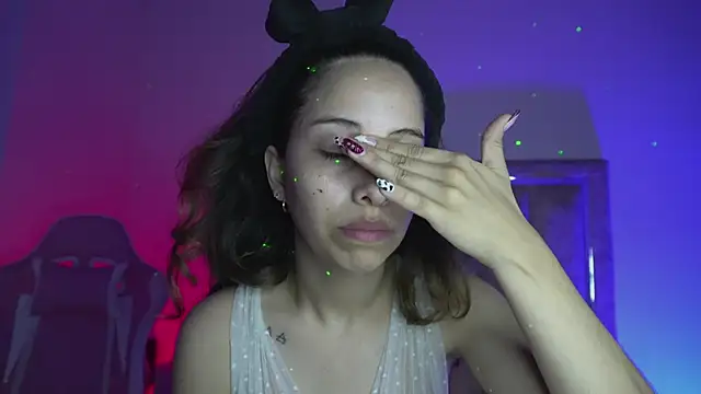 little-Emma online show from February 19, 3:46 am