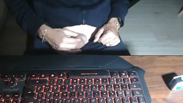 Adri gard online show from November 8, 9:13 pm