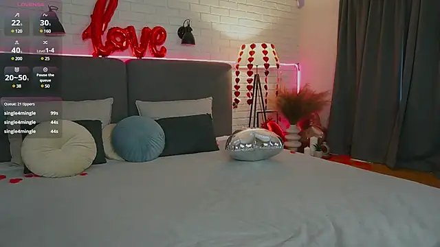 Viola  moon online show from February 14, 12:57 pm