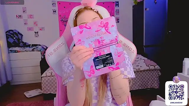 Milia Parker online show from December 16, 7:30 pm