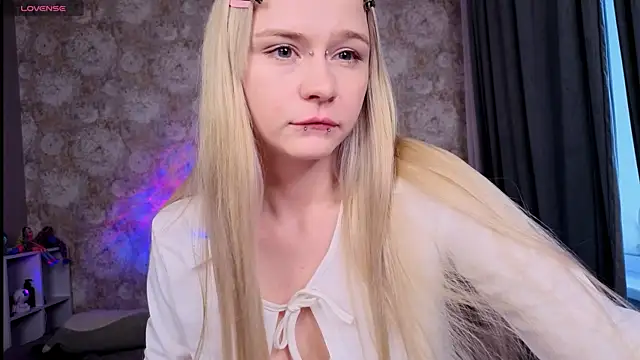 Milia Parker online show from July 7, 5:06 pm