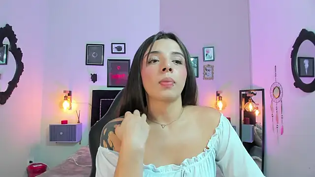 Snapshot of Charlotte__Benett chatting on February 14, 3:58 am Charlotte Benett online show from February 14, 3:58 am