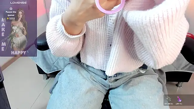 Charlotte  Benett online show from March 31, 4:24 am