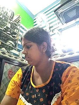 Snapshot of Beauty-queen chatting on March 11, 4:21 am Beauty-queen online show from March 11, 4:21 am