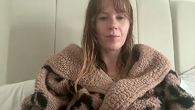 redheadrosie69 online show from October 6, 9:07 am