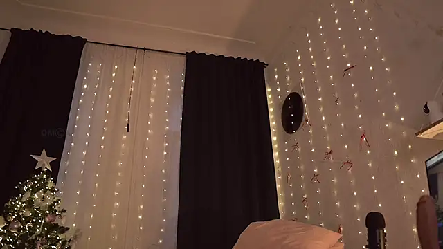 Snapshot of ifuckingtoy_ chatting on December 14, 12:54 pm ifuckingtoy online show from December 14, 12:54 pm