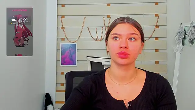 Josephine Kiss online show from December 28, 8:05 am