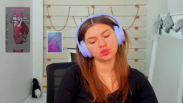 Josephine Kiss online show from December 29, 8:11 am