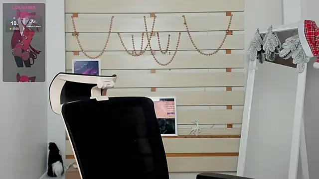 Josephine Kiss online show from January 15, 11:30 pm