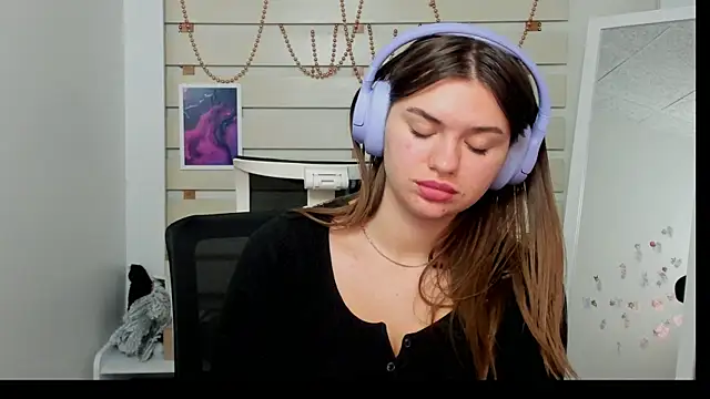 Josephine Kiss online show from January 23, 10:01 am