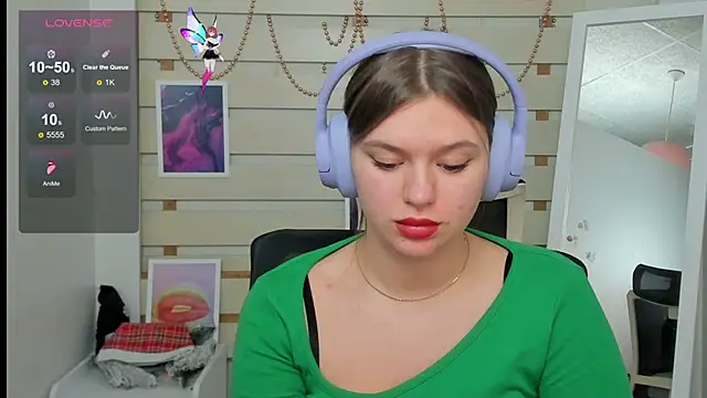 Josephine Kiss online show from March 21, 4:40 pm