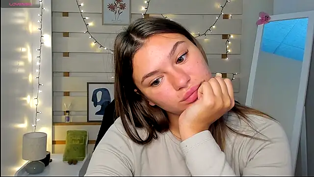 Josephine Kiss online show from October 4, 12:47 pm