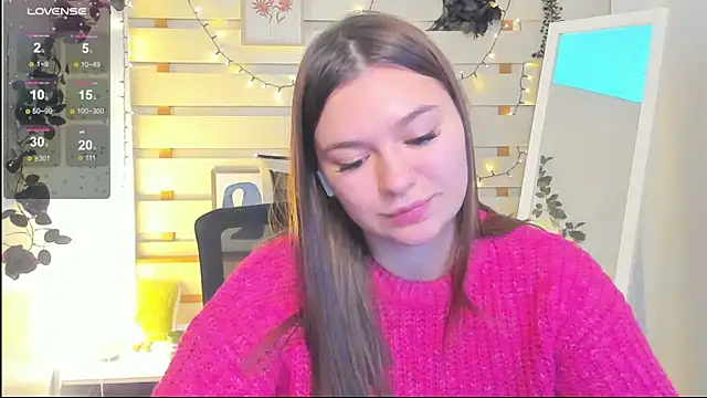 Josephine Kiss online show from February 2, 1:10 pm