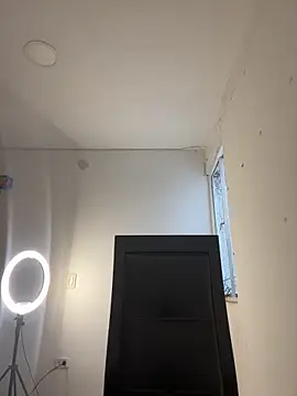 livgomez online show from February 25, 10:29 pm