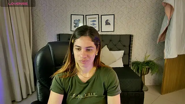 Snapshot of sussy__stone chatting on December 18, 12:40 pm sussy stone online show from December 18, 12:40 pm